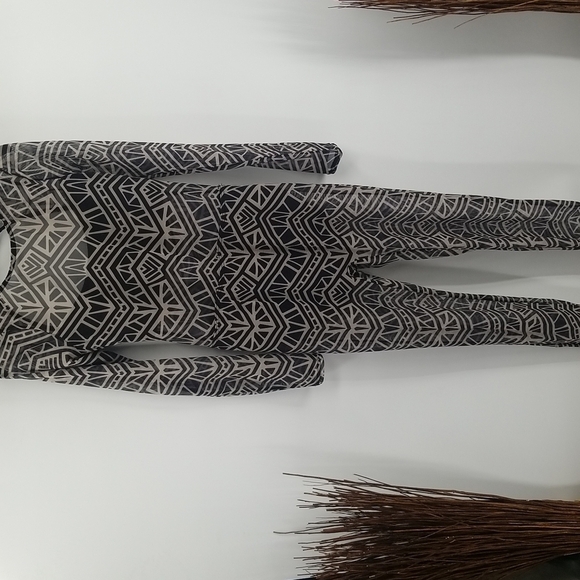 One Piece Catsuit Black & Cream Asymmetric Print Sheer w Lining. - Picture 8 of 8